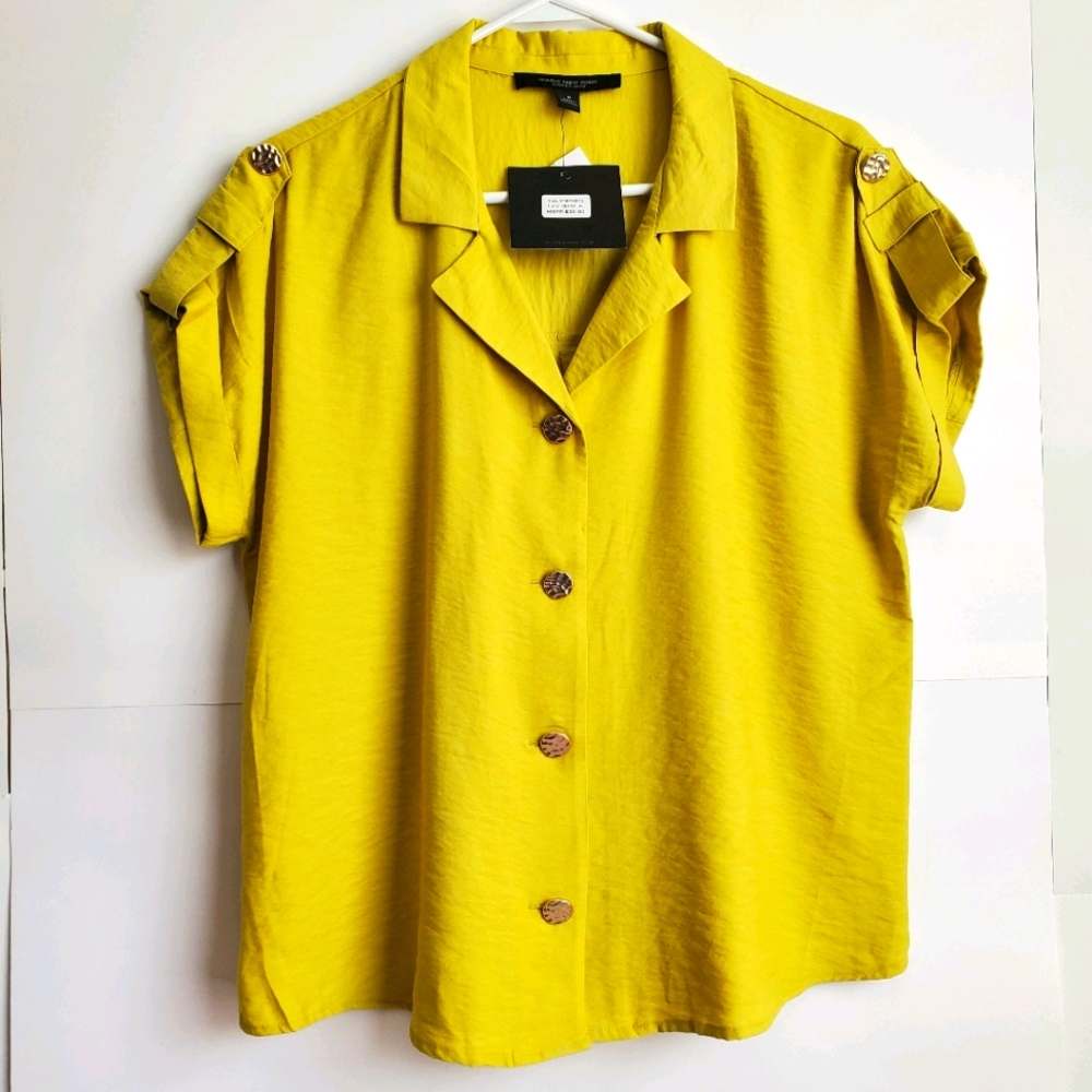 Marc New York Andrew Marc women top. M